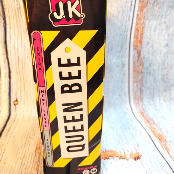 LOL surprise J.K 15 Surprises Queen Bee Series 1 - Picture 2 of 5
